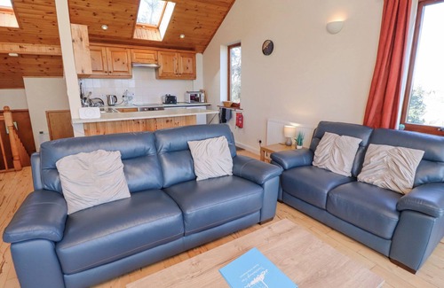 Embleton Hütte | DUNSTANBURGH VIEW, pet friendly, country holiday cottage in Embleton