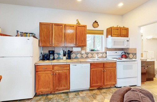 Yosemite West Wohnung | Duplex Apartment in Yosemite National Park with Fireplace & Prime Location