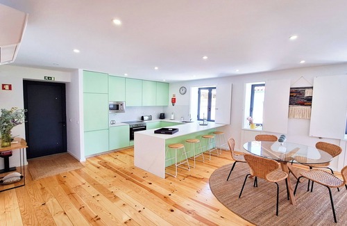 Covilha Wohnung | Duplex com Jacuzzi, Terraço, & Bbq. Vista Serra