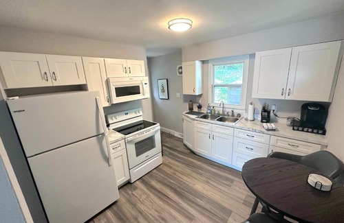 St. Charles Wohnung | Duplex Hideaway in Saint Charles MO