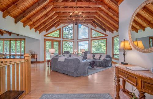 Cedar Mountain Haus | Dupont Mountain Lodge