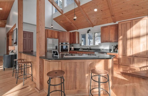 Durango Haus | Durango Mountain House with Hot Tub and Views - great location