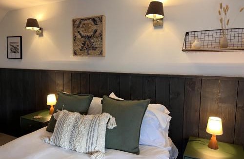 Cwrt Haus | Dyfi Hideaway - Holiday Cottage Snowdonia - Stunning River & Valley Views - Ynyshir