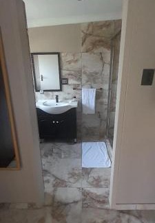 Klerksdorp Haus | Dzana guesthouse