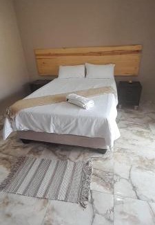 Klerksdorp Haus | Dzana guesthouse
