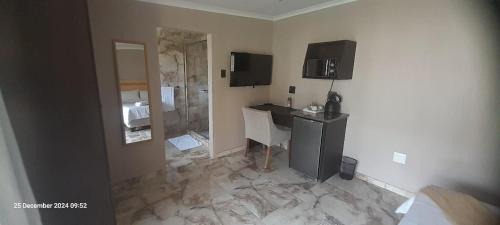 Klerksdorp Haus | Dzana guesthouse