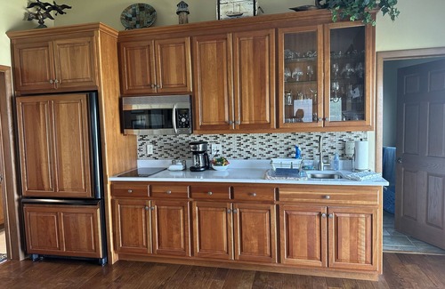 Baileys Harbor Wohnung | E&K Harbor Inn 1 bedroom Suite on lake Michigan in downtown Baileys Harbor