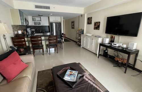 Oranjestad-West Eigentumswohnung | Penthouse Condo mit privater Dachterrasse in Ozeanien am Eagle Beach
