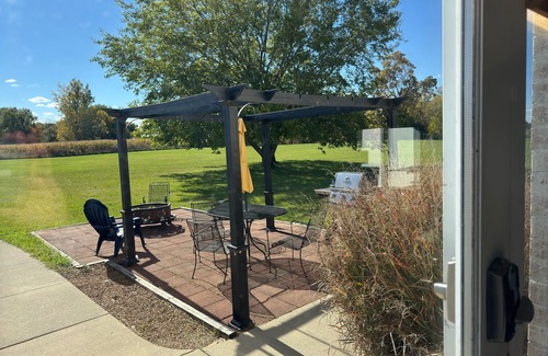 Fremont Haus | Eagle Isle South Wing on the Sandusky River w/ short drive to Cedar Point