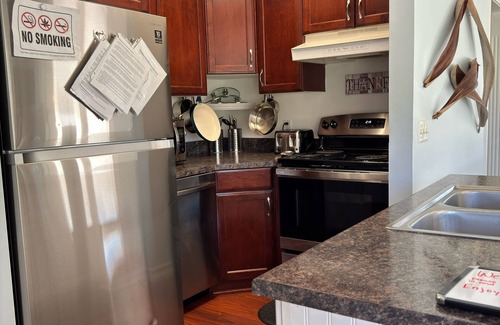 Fremont Haus | Eagle Isle Wings Spacious 8 bedroom Split Townhouse on the Sandusky River