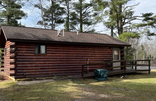 Winter Kabine | EAGLE LODGE - River Retreat - amazing views of the East Fork of the Chippewa Rvr