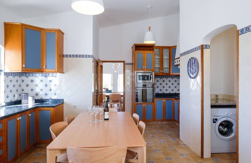 Fonte do Bispo Villa | Eagles Nest - ein charmantes, gut ausgestattetes Haus mit 3 Schlafzimmern, Pool- und Meerblick