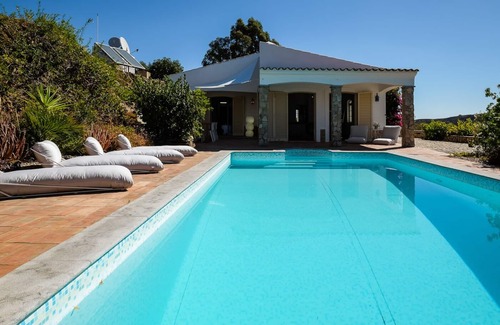 Fonte do Bispo Villa | Eagles Nest - ein charmantes, gut ausgestattetes Haus mit 3 Schlafzimmern, Pool- und Meerblick