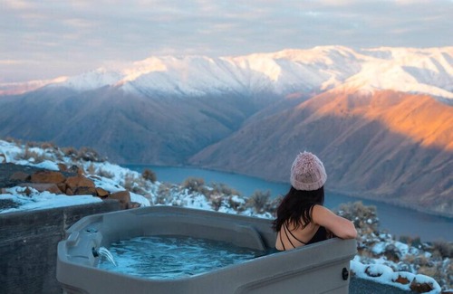Orondo Haus | Experience the feeling of being on top of the world in this breathtaking retreat