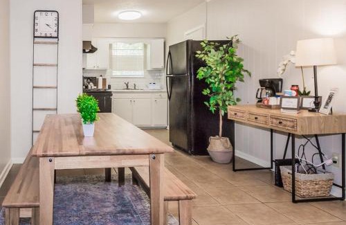 Little Rock Haus | Easy Access to Everything - The Westside Nest