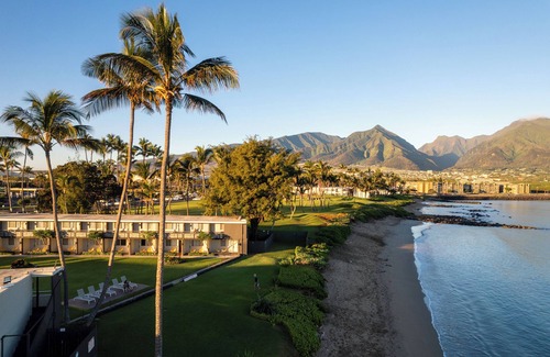 Kahului Hotel | Easy Access to Maui’s Top Sights, with Outdoor Pool, Pets Allowed | 3 Units
