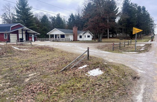 St. Helen Haus | Easy access to ORV trails, trailer parking, fenced-in yard for Fido!