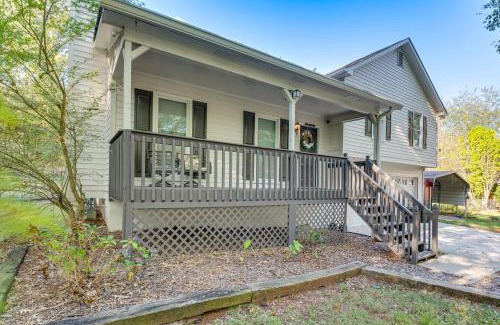 Douglasville Haus | Easy I-20 Access to ATL Suburban Retreat with Yard