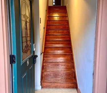 The Heights Wohnung | Easy PATH&Bus access- NYC| designer home + Deck.