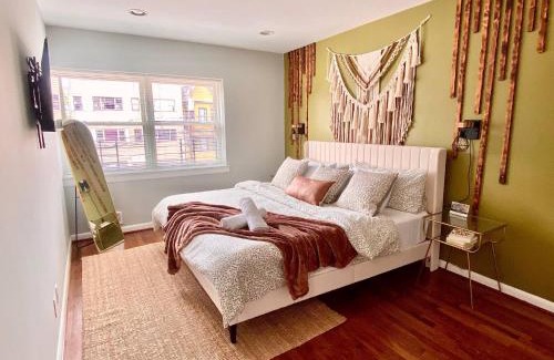 The Heights Wohnung | Easy PATH&Bus access- NYC| designer home + Deck.