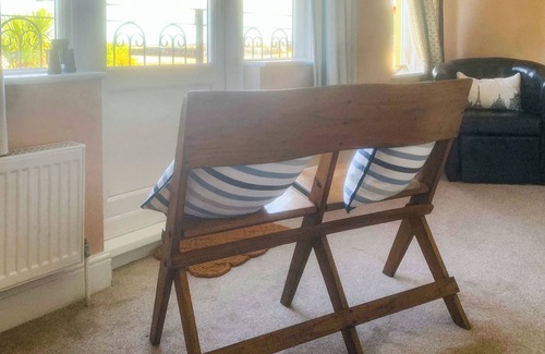 Gorleston-on-Sea Hütte | Easy stroll to the sandy beach with harbour views to watch the ships arrive.