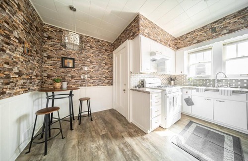 Highland Square Haus | Ecclectic and Fun in Highland Square