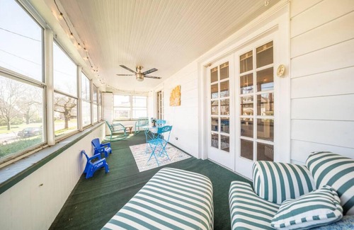 Highland Square Haus | Ecclectic and Fun in Highland Square