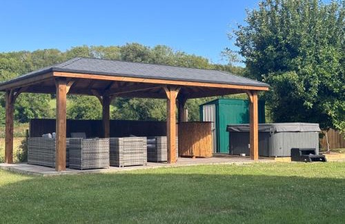 Sydling St Nicholas Haus | Eco-friendly Dorset cottage with spa set in heart of countryside