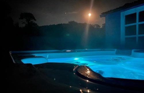 Sydling St Nicholas Haus | Eco-friendly Dorset cottage with spa set in heart of countryside