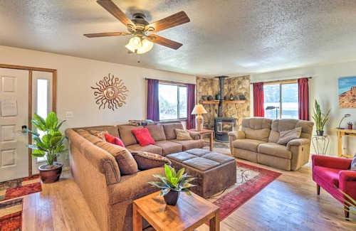 Cortez Haus | Eco-Friendly Escape in Cortez - Pets Welcome!