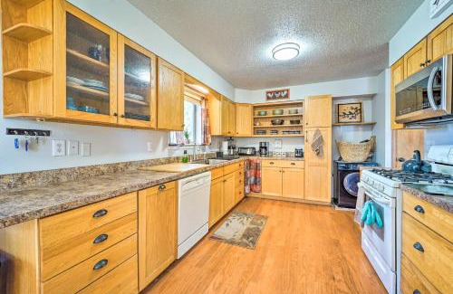 Cortez Haus | Eco-Friendly Escape in Cortez - Pets Welcome!