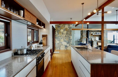 Primrose Sands Haus | Eco Waterfront Seclusion - Carlton Bluff House