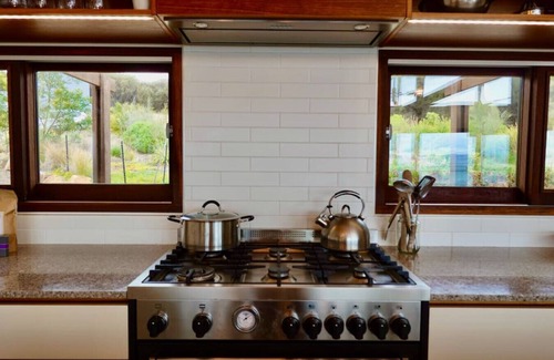 Primrose Sands Haus | Eco Waterfront Seclusion - Carlton Bluff House