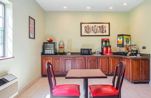 Ripley Hotel | Econo Lodge Inn & Suites