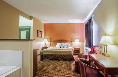 Ripley Hotel | Econo Lodge Inn & Suites