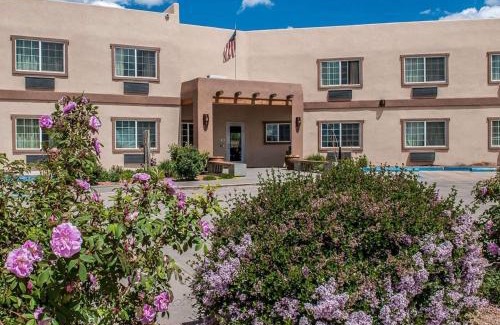 Southside Hotel | Econo Lodge Inn & Suites