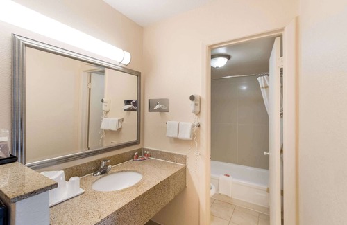 Washington Hotel | Econo Lodge North