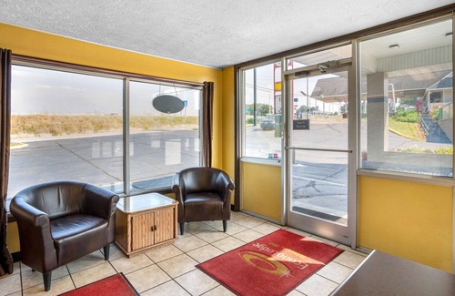 Rolla Hotel | Econo Lodge Rolla I-44 Exit 184 Near Missouri University of Science and Technology