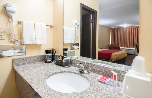 Rolla Hotel | Econo Lodge Rolla I-44 Exit 184 Near Missouri University of Science and Technology