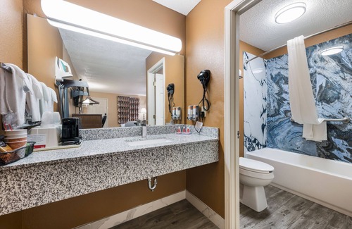 Selmer Hotel | Econo Lodge