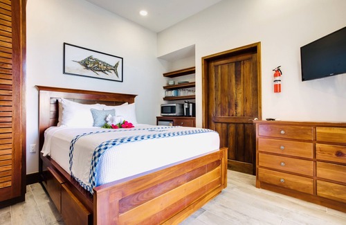 Placencia Resort | Economy Studio direkt am Strand mit Poolbar