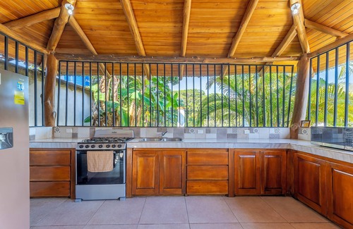 Esterillos Este Villa | Ecovilla Rodinia - Vivienda rentada entero en Esterillos Oeste, Costa Rica