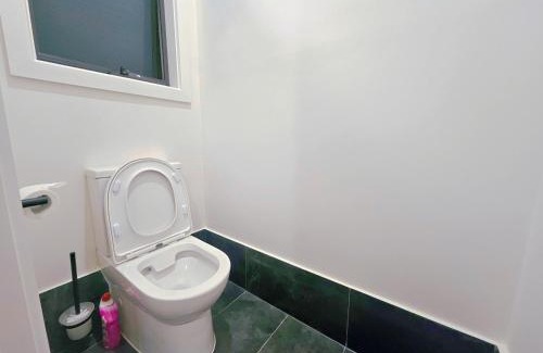 Mitchell Park Villa | Eden - Kaws 伊甸园 - 潮熊