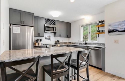 Bethel Haus | Eden Ridge Townhouse 6-G | 2 Bed, 2 Bath