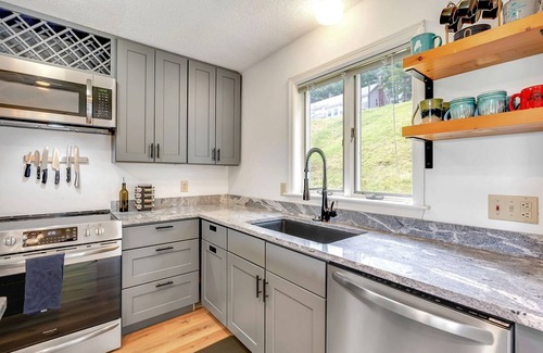 Bethel Haus | Eden Ridge Townhouse 6-G | 2 Bed, 2 Bath