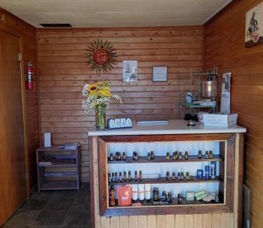 Thermopolis Hotel | Edge of the Canyon Motor Lodge formerly The El Rancho