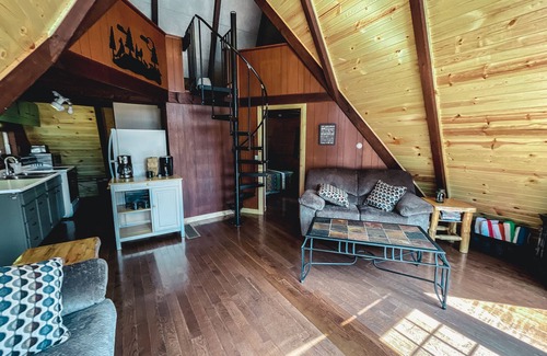 Rockbridge Kabine | Edgewater Escape A-frame Cabin (Hocking Hills Area)