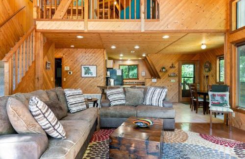Innsbrook Skihütte | Edgewater Escape With Hot Tub