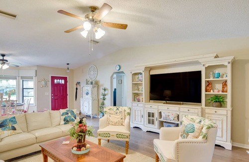Florida Shores Haus | Edgewater Vacation Home: 6 Mi to New Smyrna Beach!