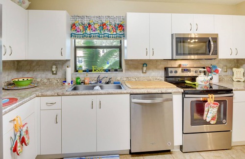 Florida Shores Haus | Edgewater Vacation Home: 6 Mi to New Smyrna Beach!